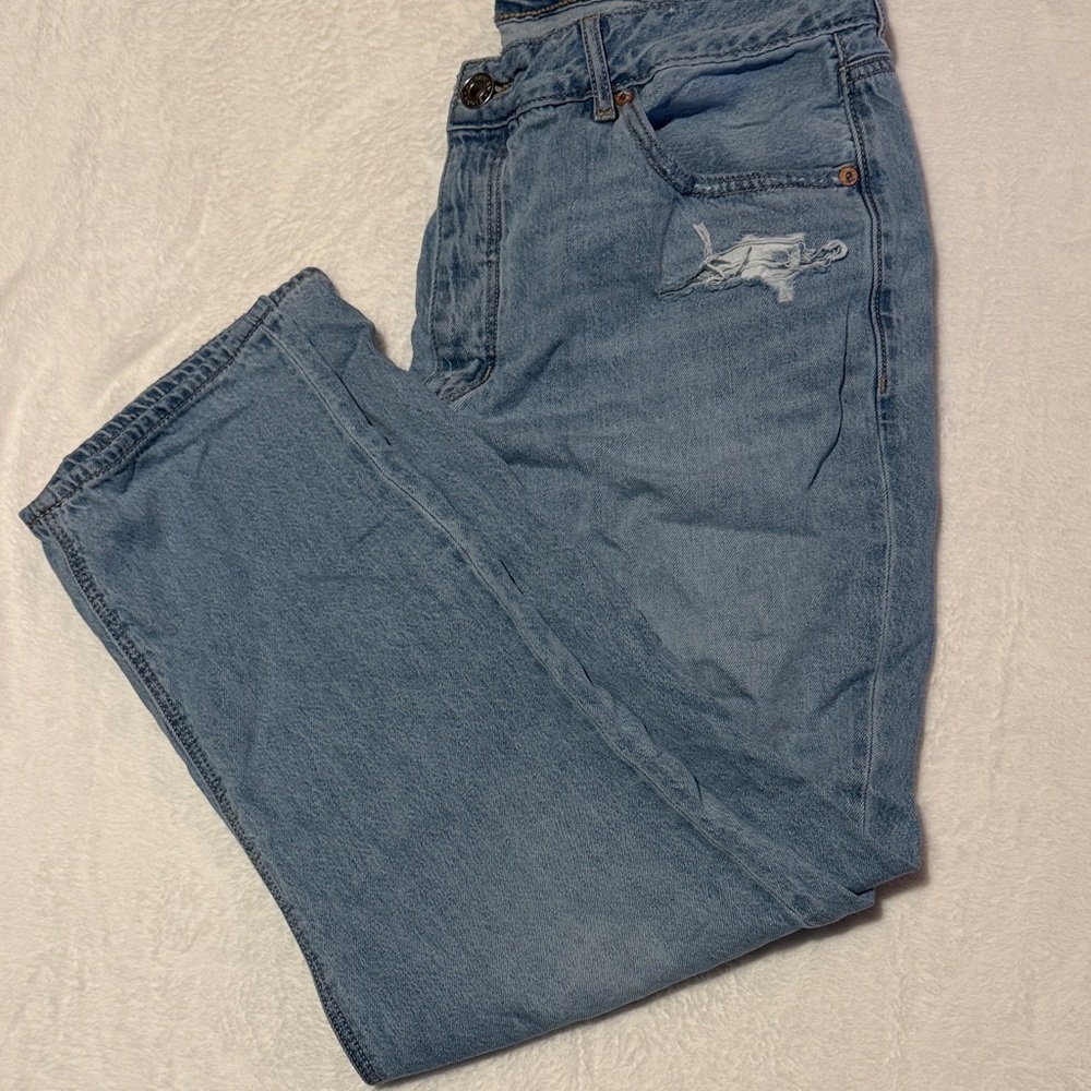 American Eagle Outfitters Women's Light Blue tomgirl jeans